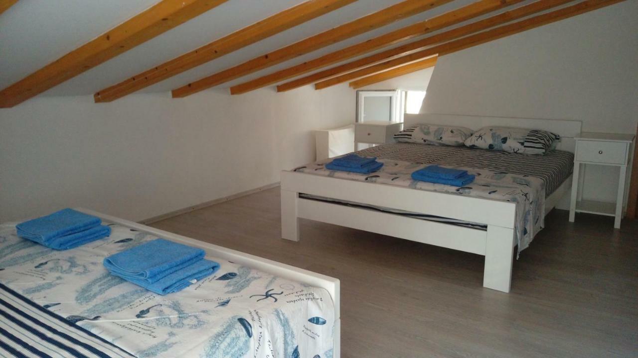 Buc-Vila Nada Villa Cres Esterno foto